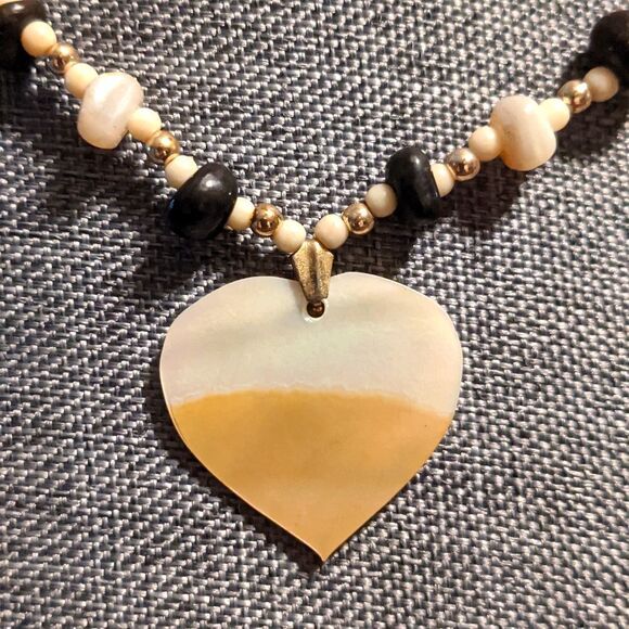 Vintage mother of pearl dbl sided heart, raw hetian jade blk opal, bead necklace - Picture 6 of 13